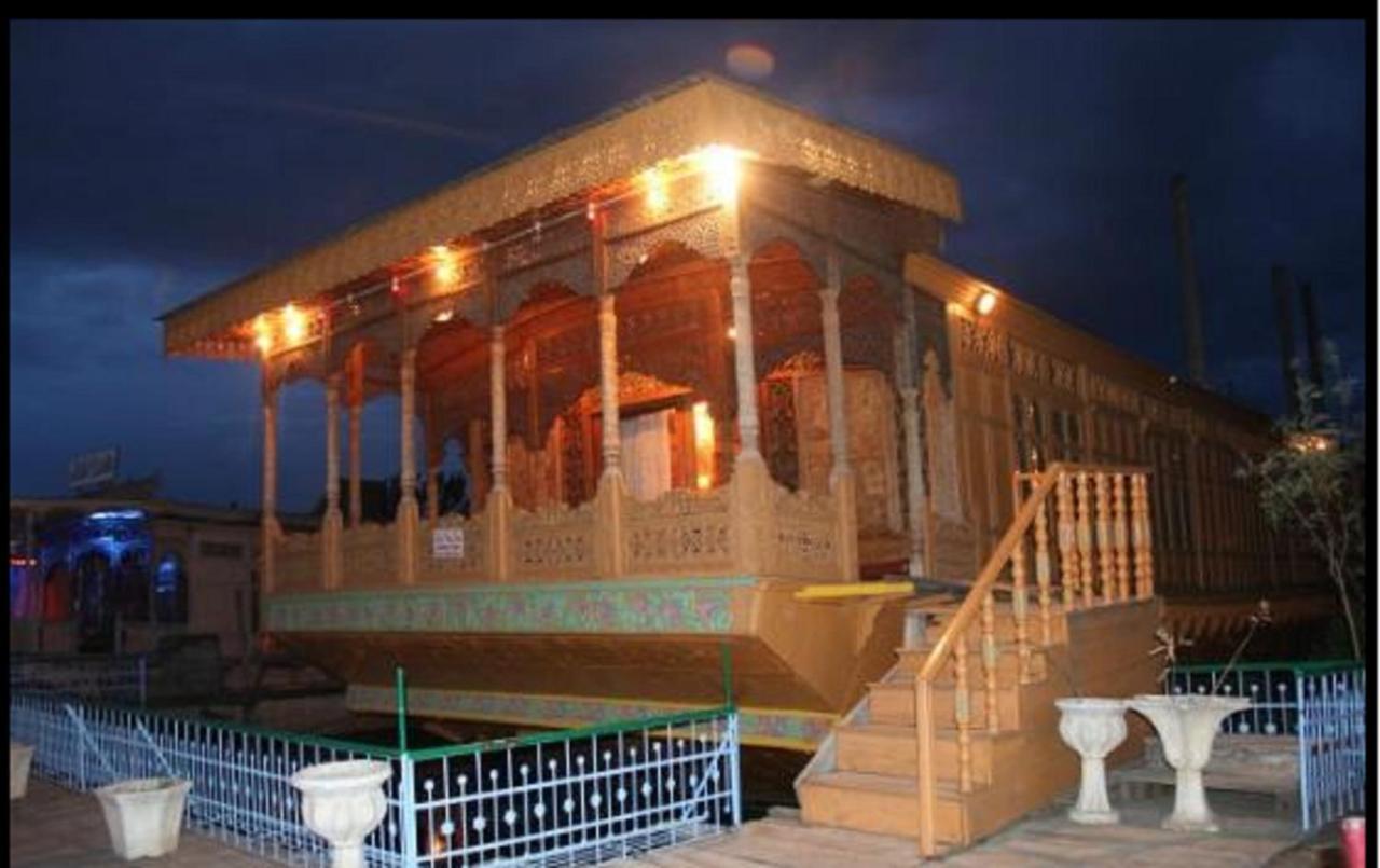 De Laila House Boat By Sterling Hotel Srinagar  Exterior photo